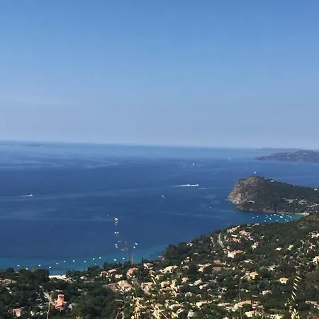 Oustaou Di Ercole 아파트